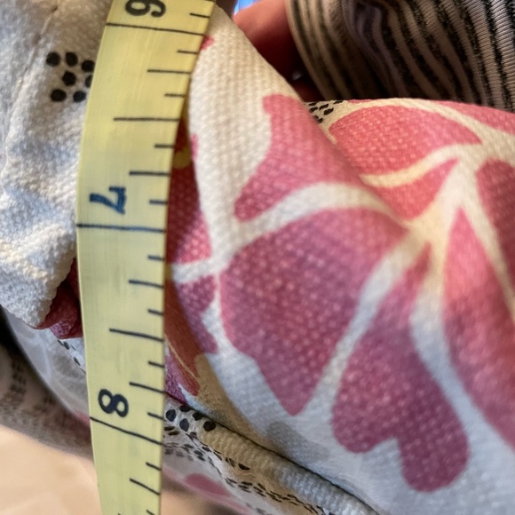 Two Loops Diaper Bag in a Pink Floral Pattern. - Picture 9 of 12